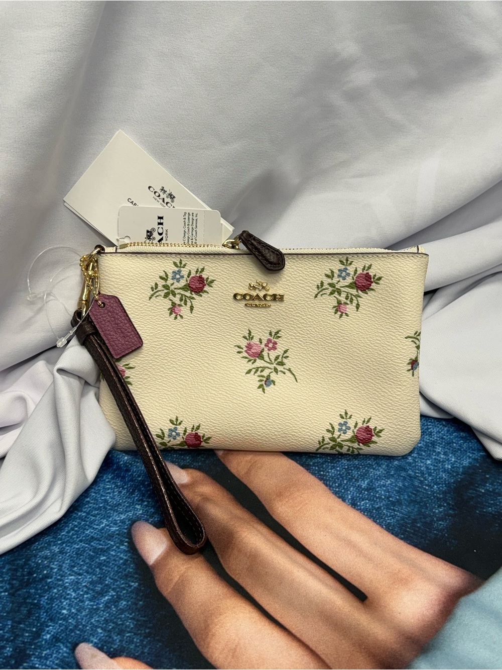 (new+tag) Coach Ivory Floral Leather Wristlet with Pink Accents & Gold Hardware - Picture 6 of 9